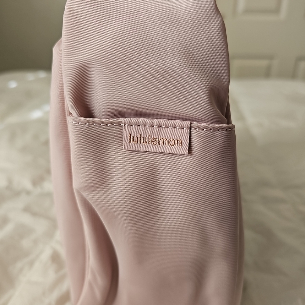 Lululemon Blush City Essentials Shoulder Bag, NWT - Picture 3 of 9